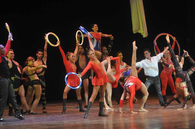 espectáculo inauguración Circuba XIII
