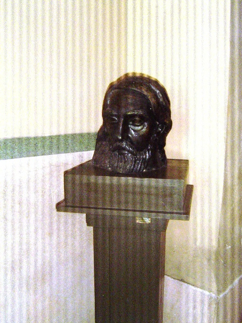 Busto de Milanés ubicado en su casa