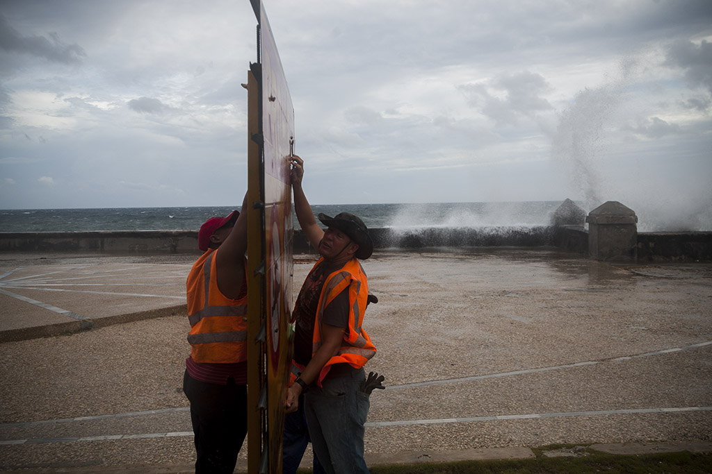La Habana se prepara para las inundaciones costeras asociadas al huracán Irma.
