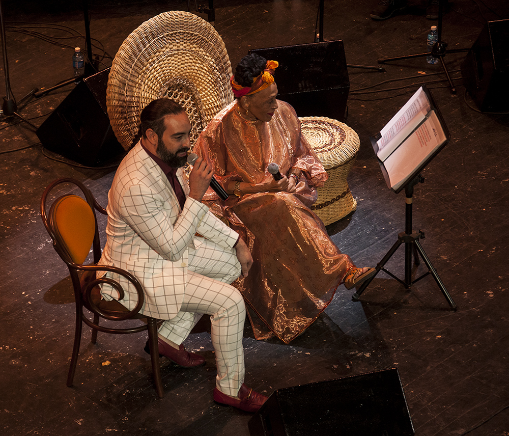 Alain Pérez, productor musical del álbum compañó a Omara esta noche Alain Pérez, productor musical del álbum compañó a Omara esta noche