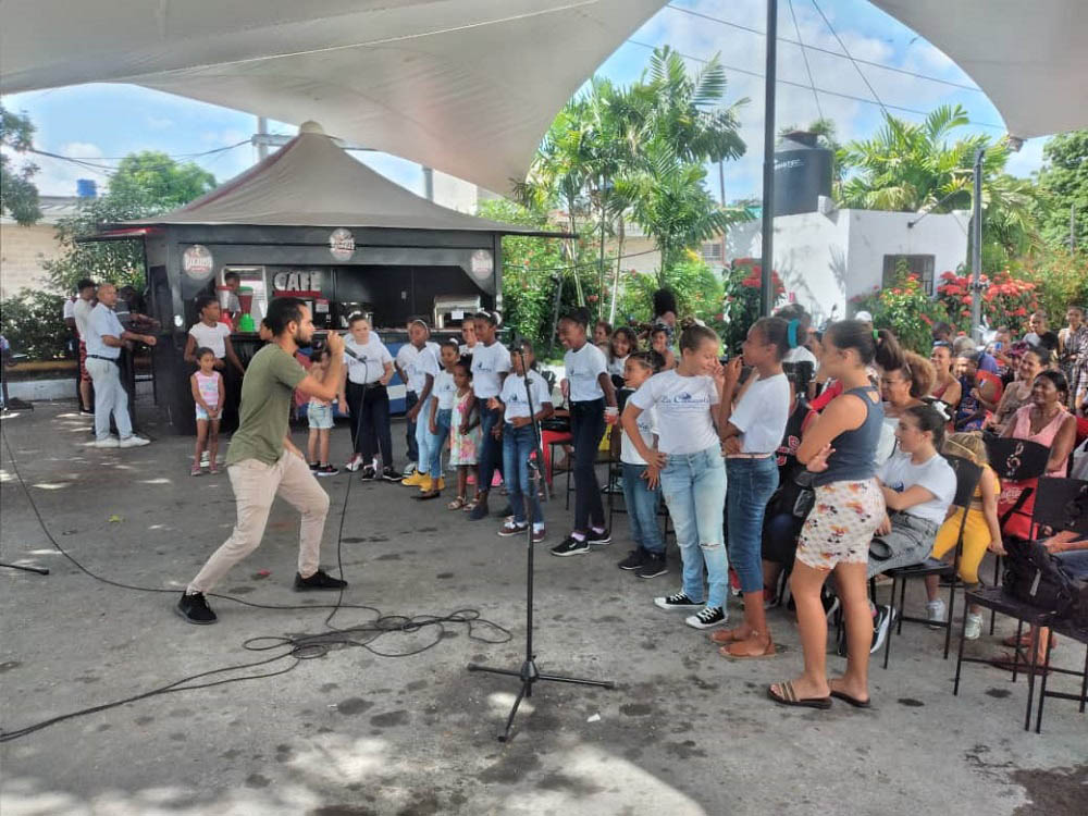 Festival artistas aficionados del arte y la cultura Festival artistas aficionados del arte y la cultura