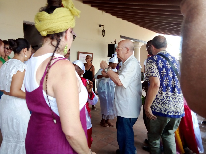 Una delegación de extranjeros procedentes de México e Italia Una delegación de extranjeros procedentes de México e Italia