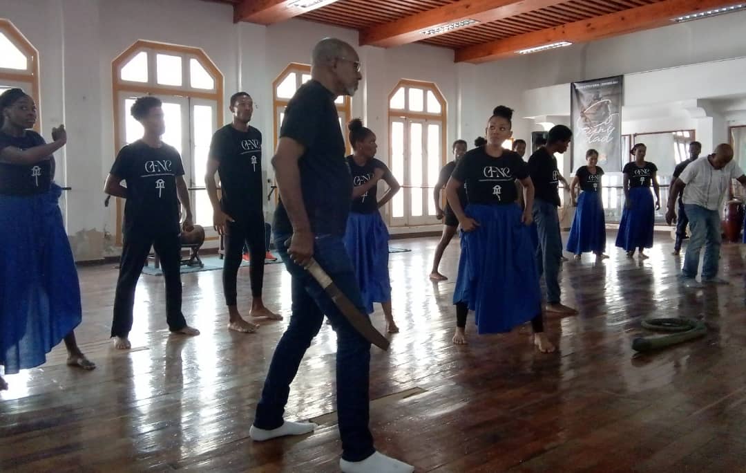 Johannes García en Comunidad. Johannes García en Comunidad.