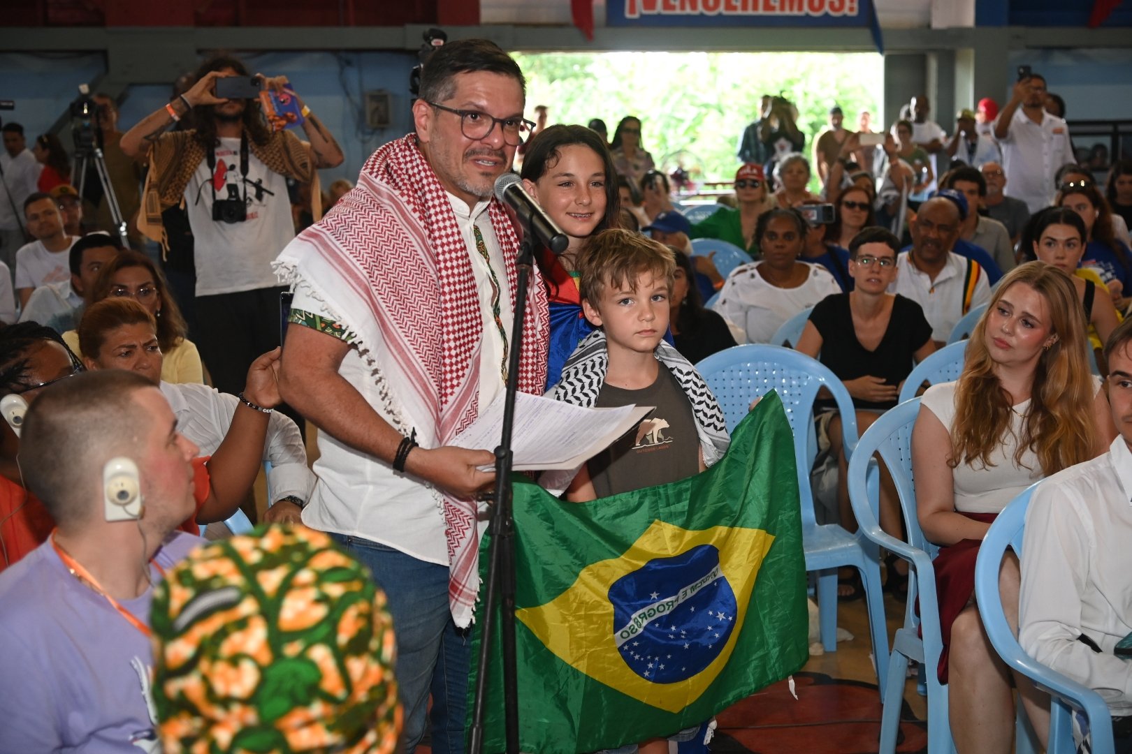 Por Cuba: voces solidarias del mundo Por Cuba: voces solidarias del mundo