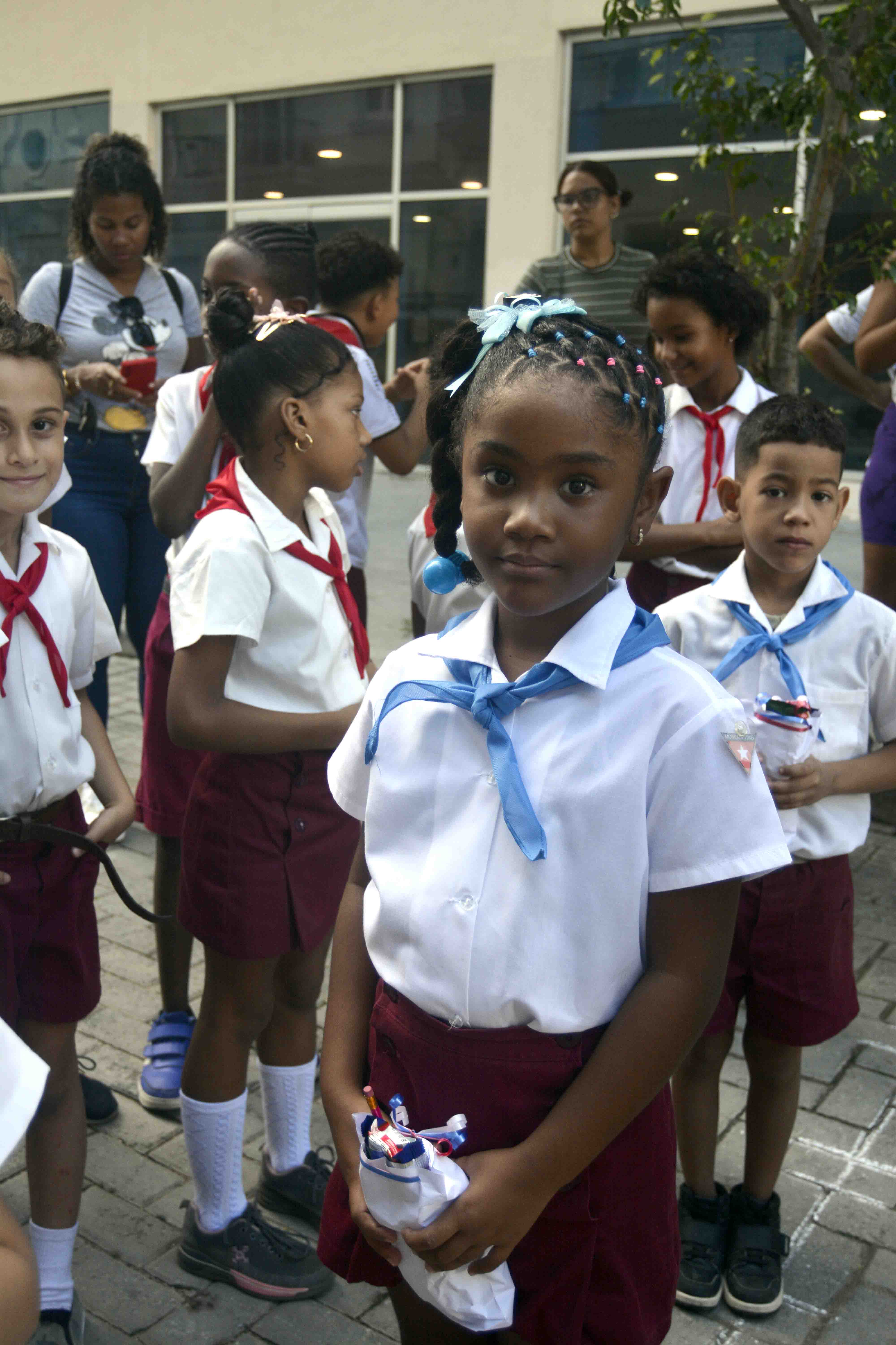 Alumnos de primer grado se convierten en pioneros