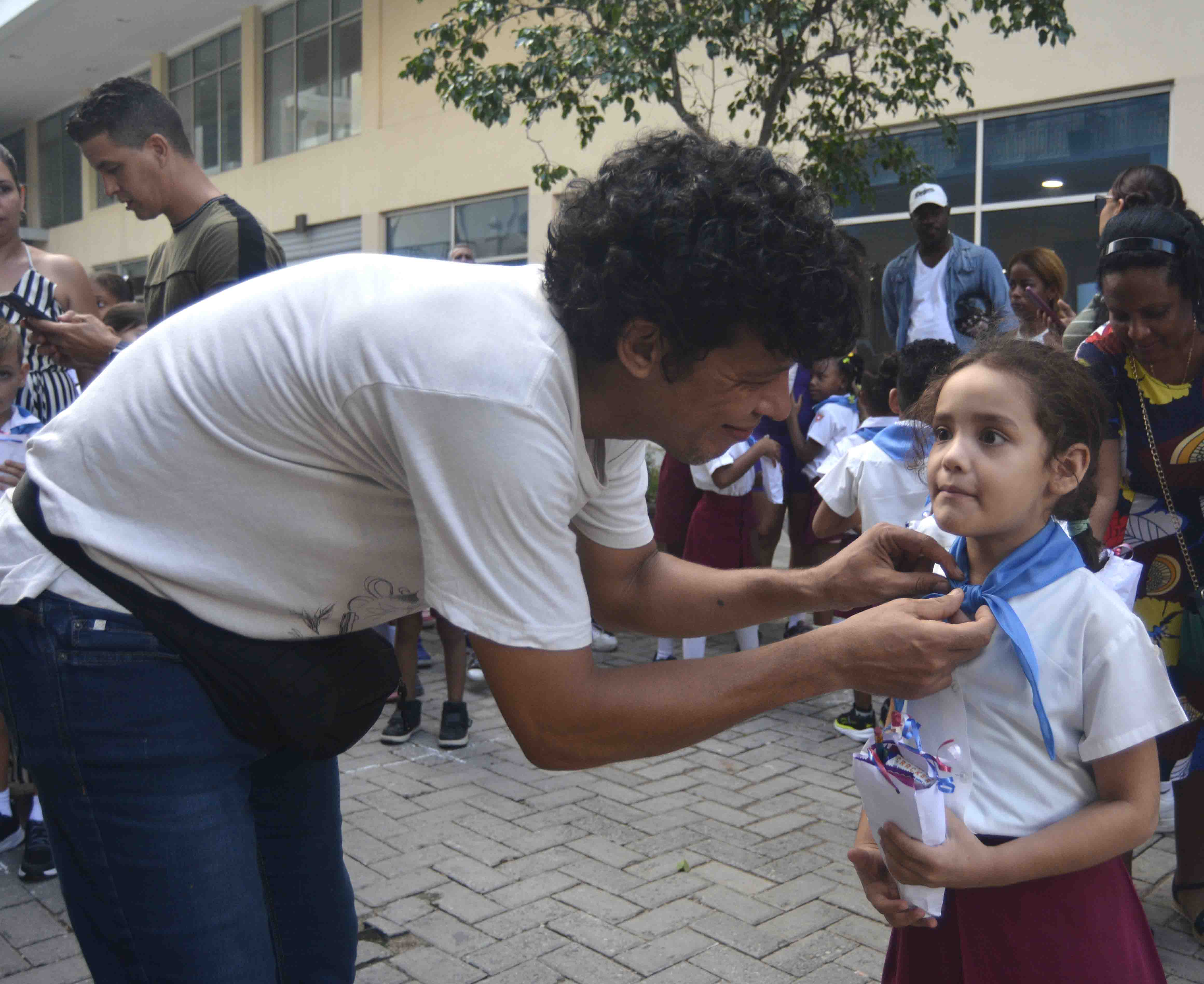 Alumnos de primer grado se convierten en pioneros