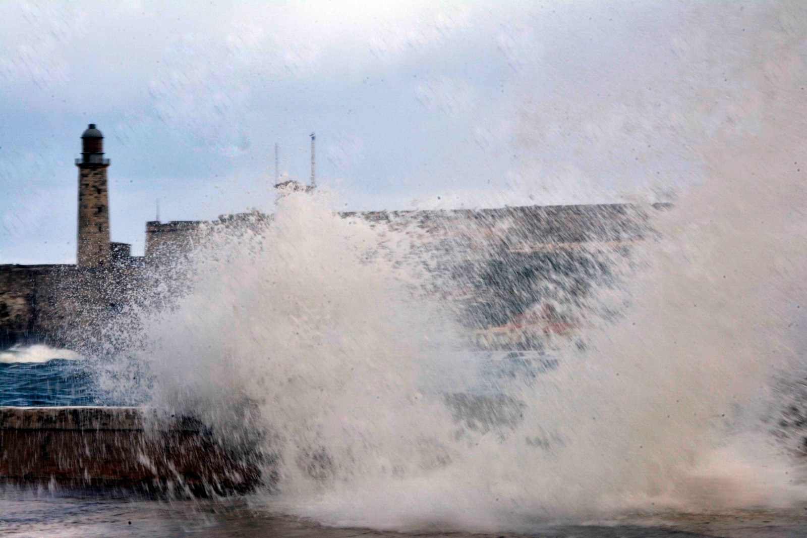 Inundaciones en el Malecón de La Habana