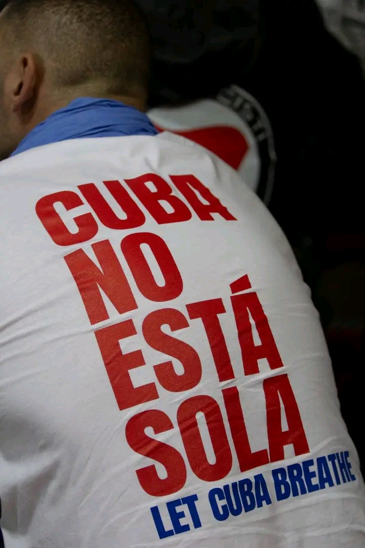 Convoy «Nuestra América»  llega al Centro de Inmunología Molecular. Fotos: Naturaleza Secreta 