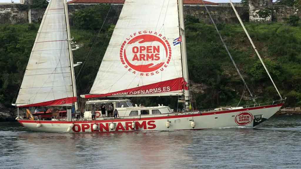 Velero Astral llega a Cuba con carga solidaria de la ONG Open Arms y otras organizaciones. Velero Astral llega a Cuba con carga solidaria de la ONG Open Arms y otras organizaciones.